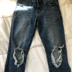 skinny jeans with cute holes at knees